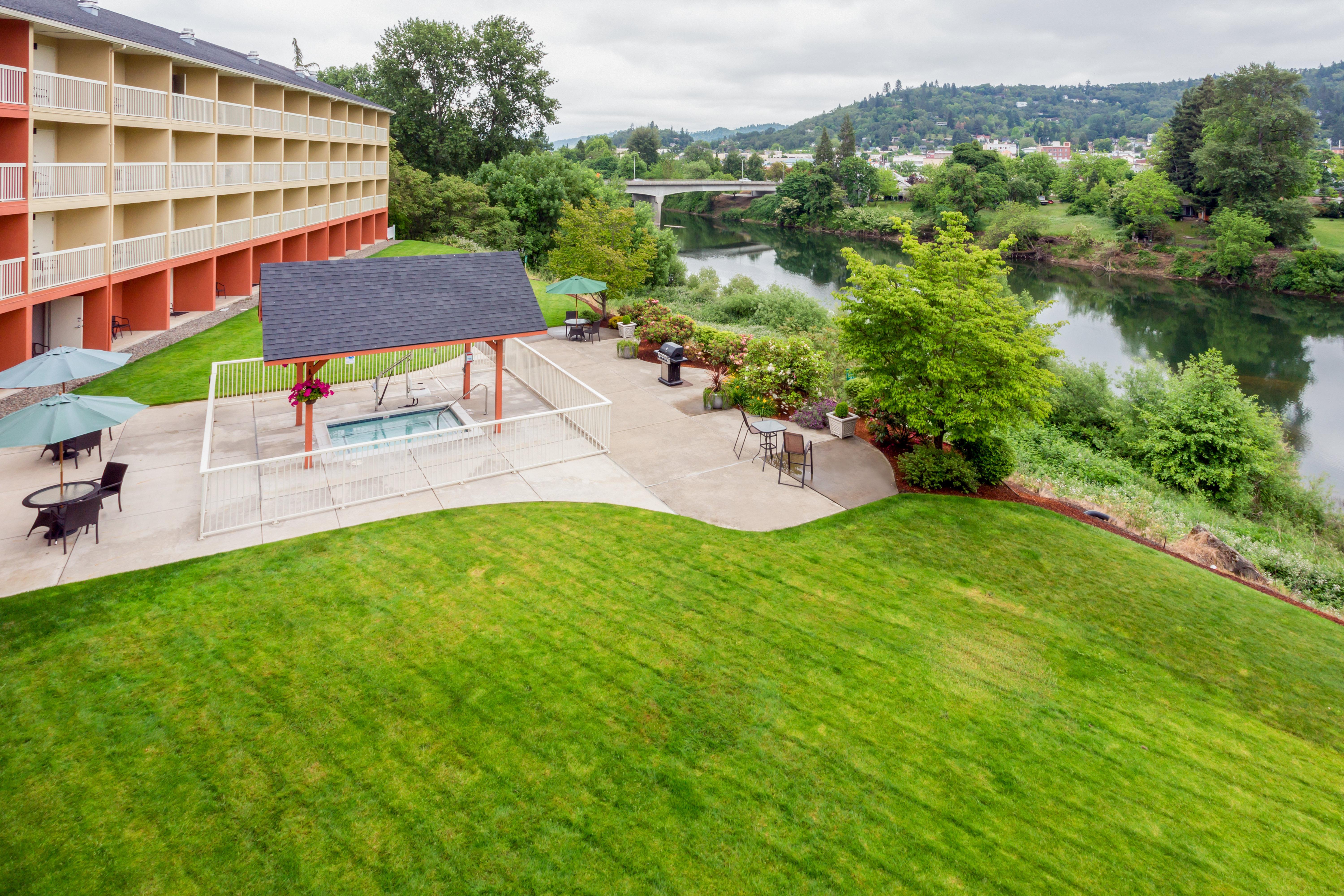 Holiday Inn Express Roseburg, An Ihg Hotel Exterior foto